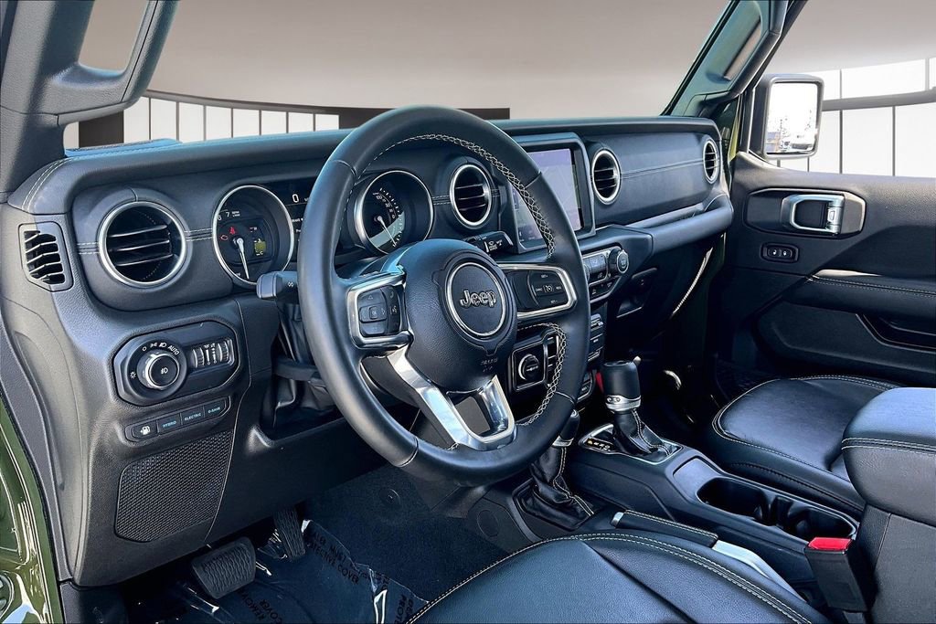 Used 2022 Jeep Wrangler Unlimited Sahara AWD/4WD image 14