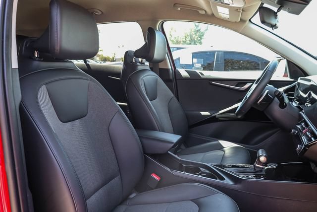 Certified 2025 Kia Niro EX FWD image 17