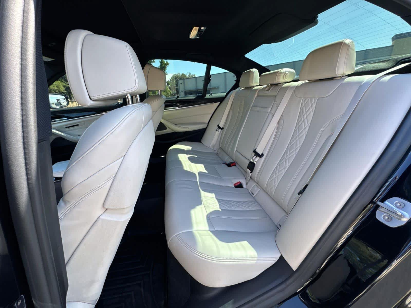 Used 2020 BMW M550i xDrive w/ Executive Package AWD/4WD image 5