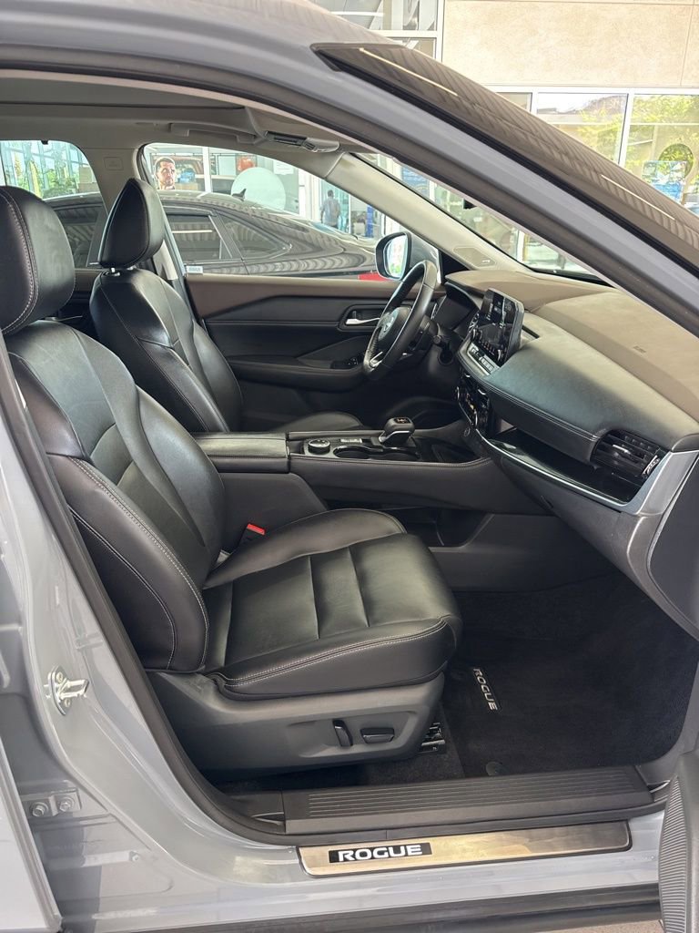 Used 2023 Nissan Rogue SL w/ SL Premium Package AWD/4WD image 9