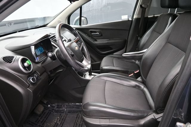 Used 2016 Chevrolet Trax LT w/ LT Sun and Sound Package FWD image 14