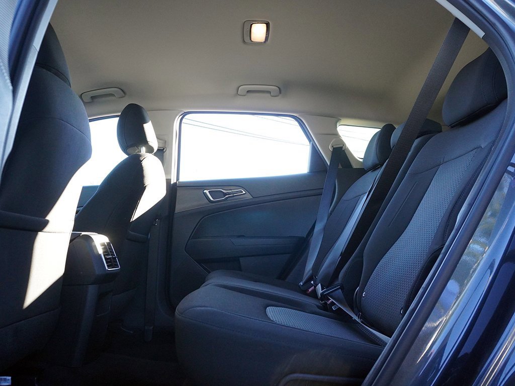 Used 2025 Kia Sportage LX image 34