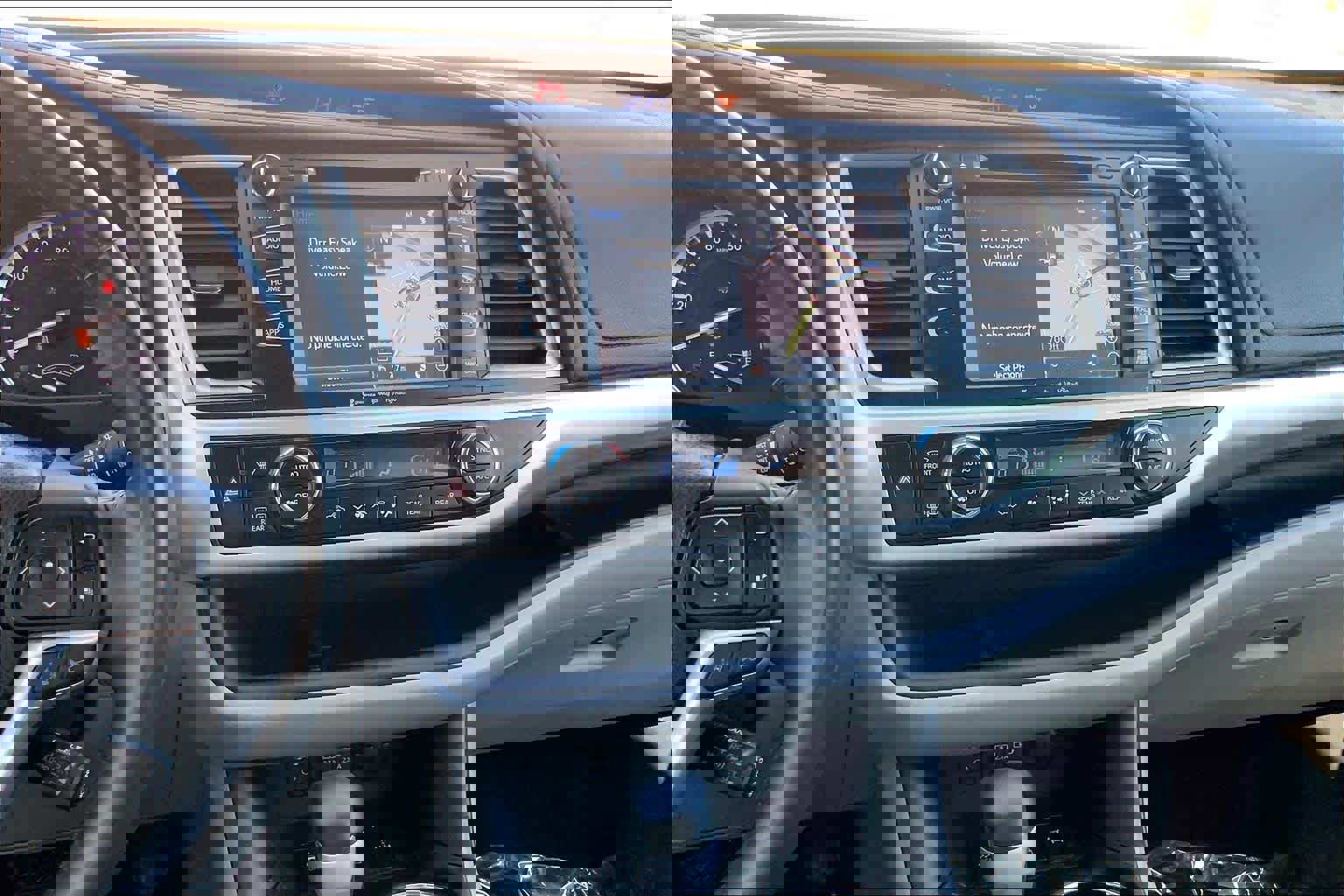 Used 2017 Toyota Highlander XLE image 7