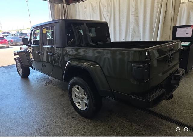 Used 2022 Jeep Gladiator Sport image 18