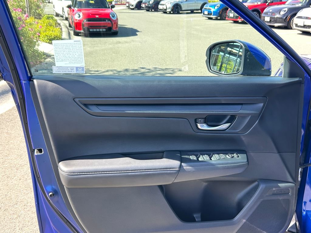 Used 2023 Honda CR-V LX image 11