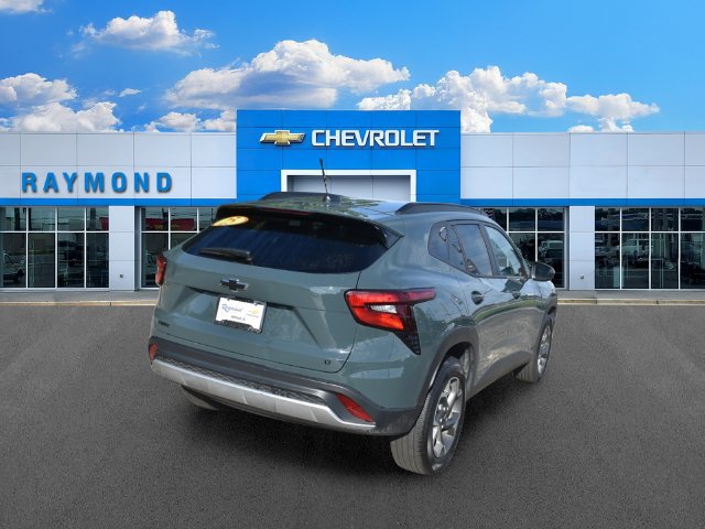 Certified 2025 Chevrolet Trax LT w/ LT Convenience Package FWD image 4