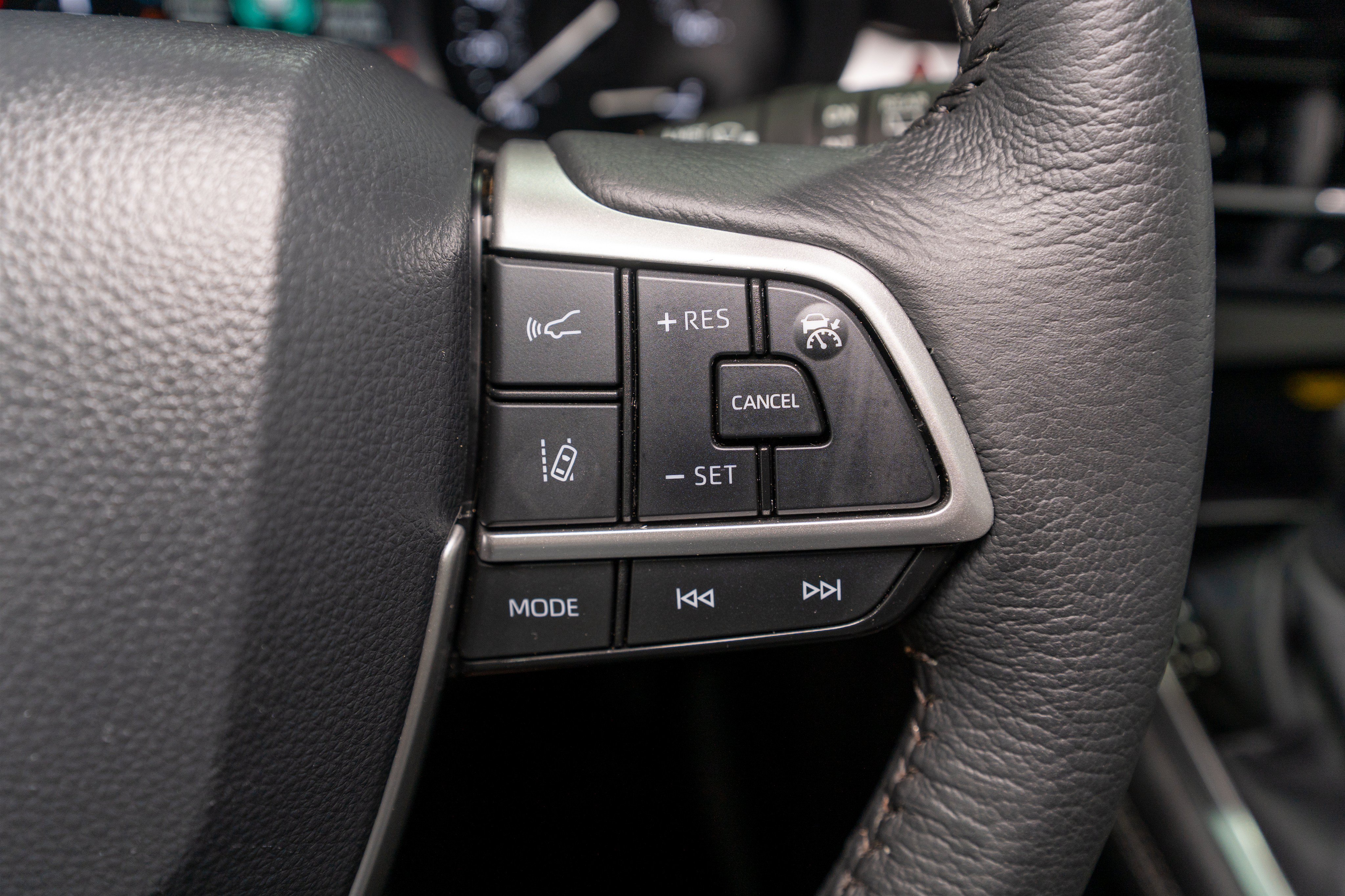 Used 2026 Toyota Sienna XLE FWD image 24
