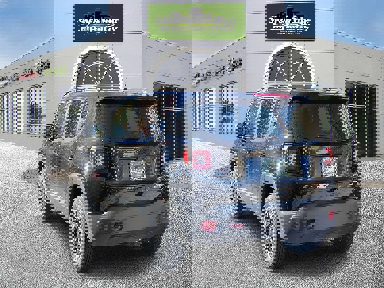 Used 2023 Jeep Renegade Trailhawk image 8