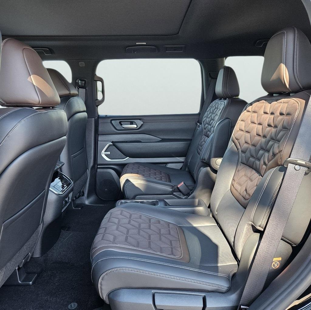 New 2026 Nissan Armada Platinum image 17