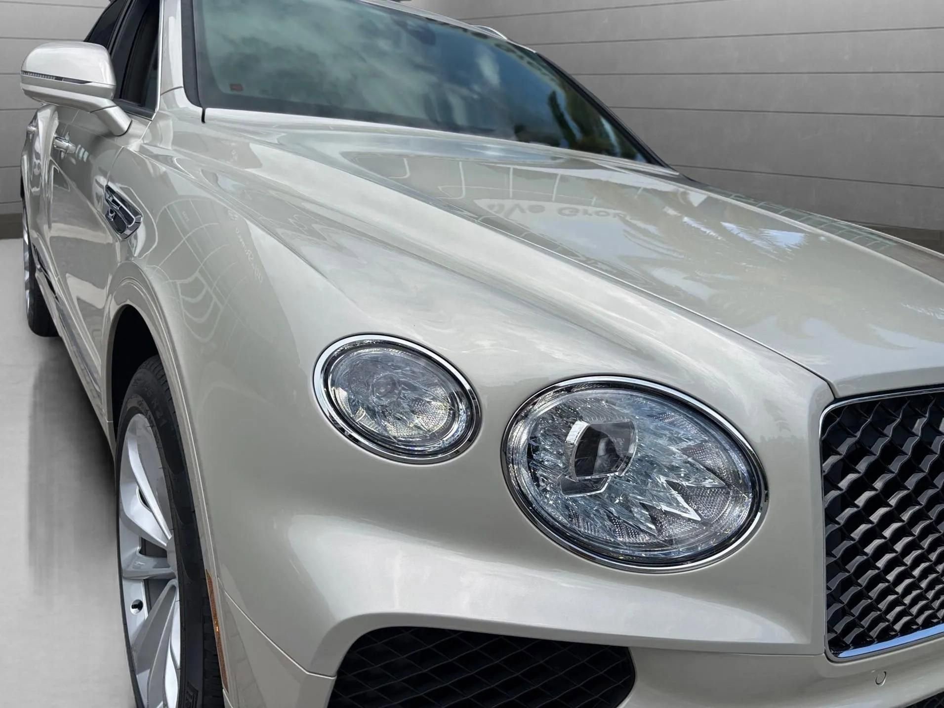New 2025 Bentley Bentayga Extended Wheelbase image 36