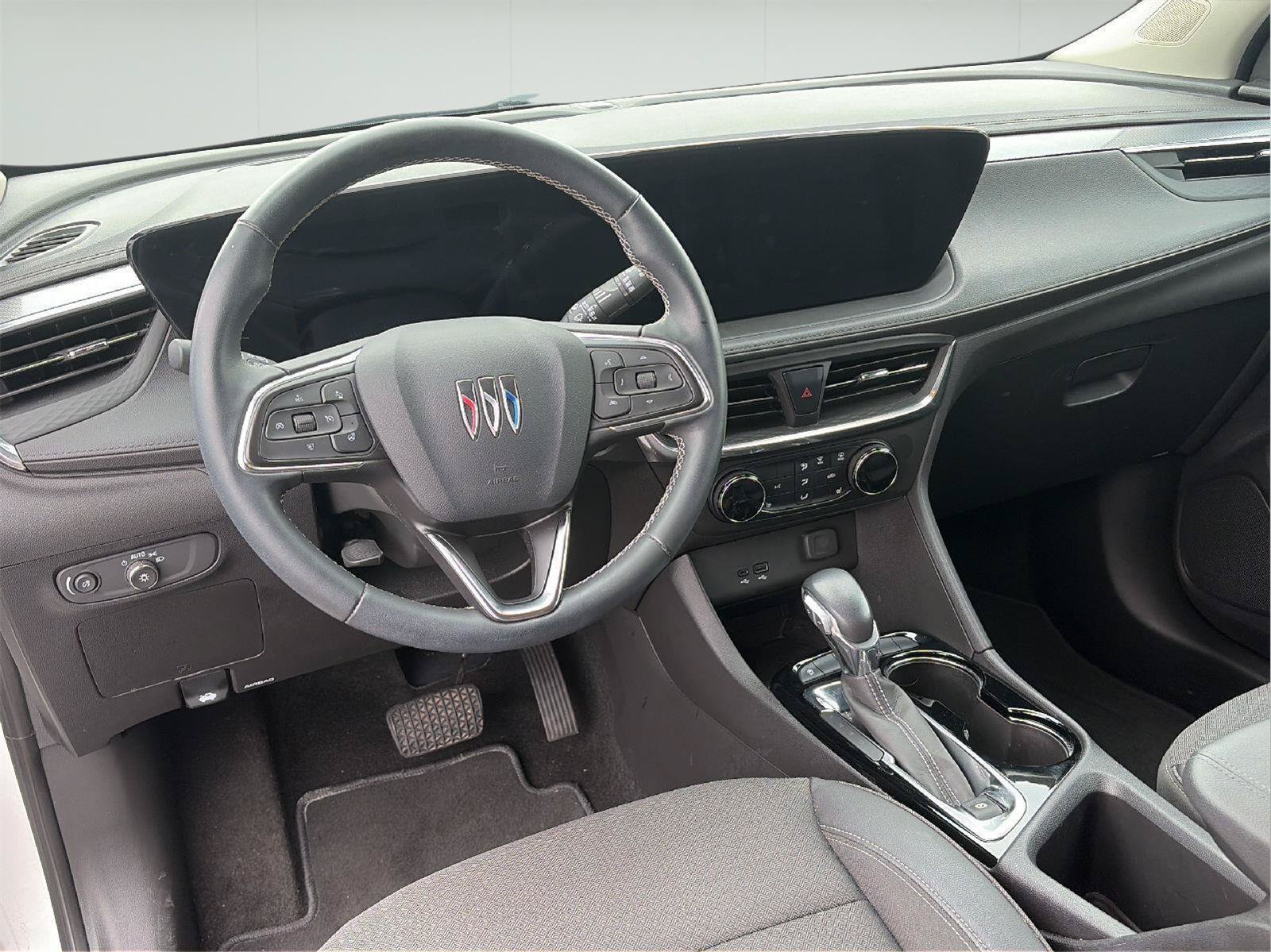 Certified 2024 Buick Encore GX Preferred w/ Comfort Package FWD image 20