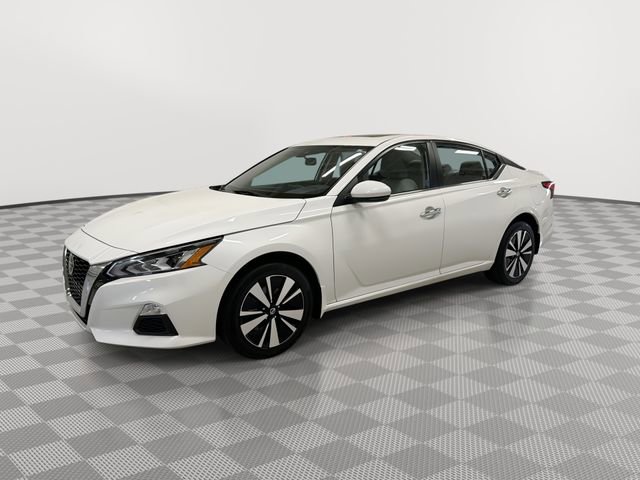 Used 2022 Nissan Altima 2.5 SV w/ SV Premium Package image 7