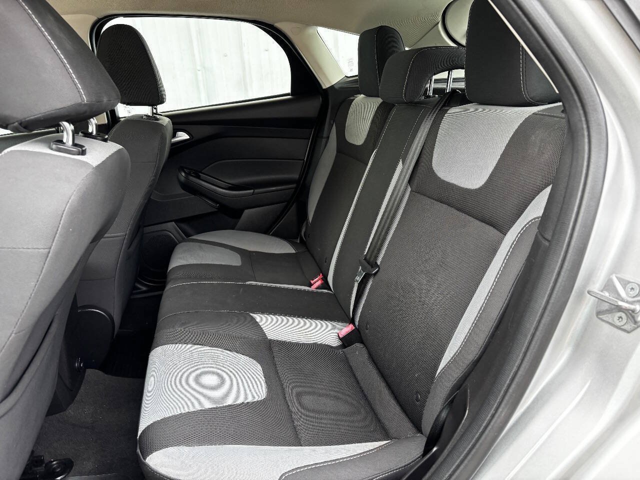 Used 2014 Ford Focus SE w/ SE Sport Package FWD image 13