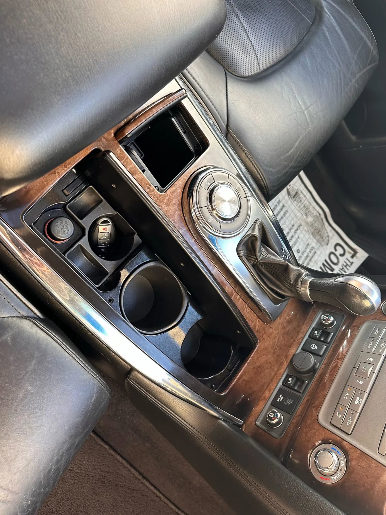 Used 2012 INFINITI QX56 2WD w/ Deluxe Touring Pkg image 16