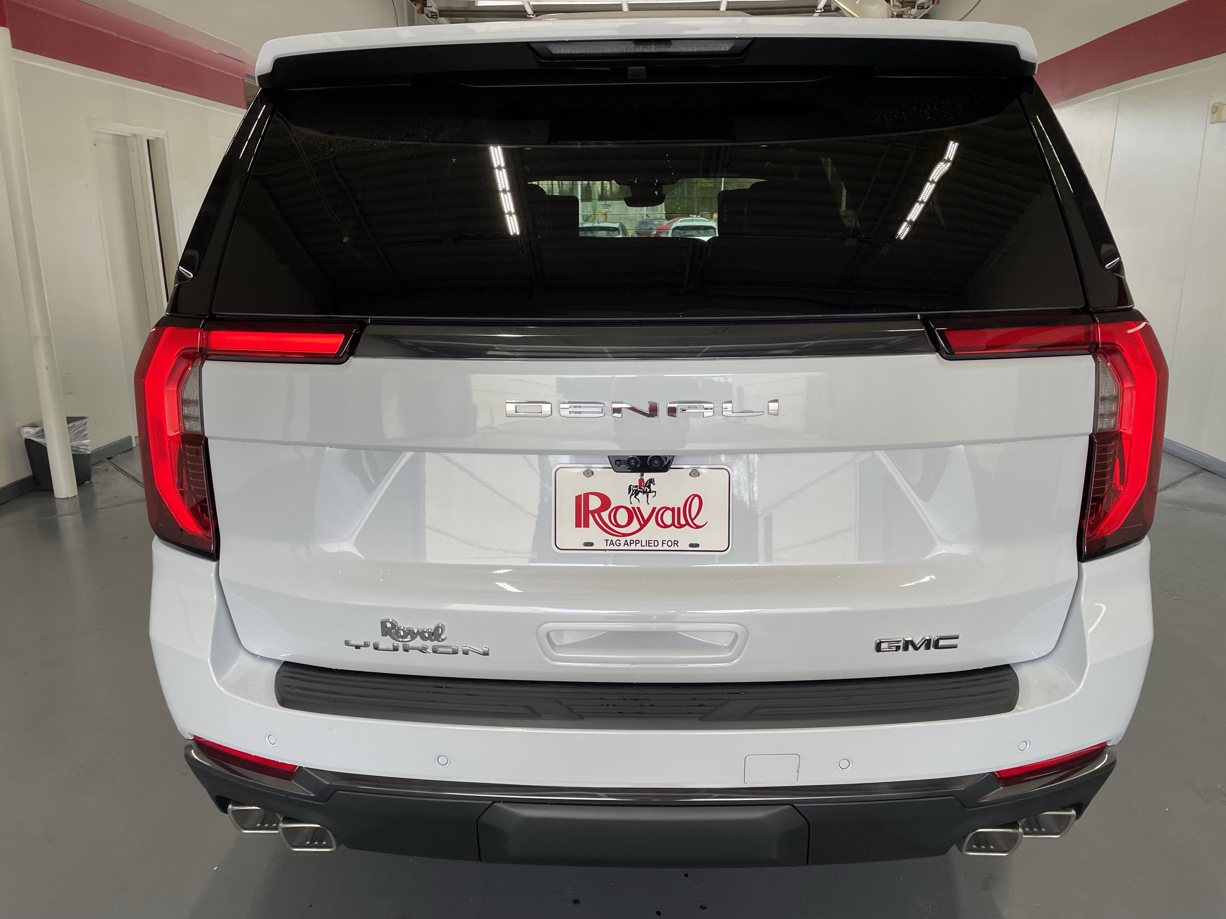 New 2026 GMC Yukon XL Denali Ultimate w/ LPO, Floor Liner Package image 5