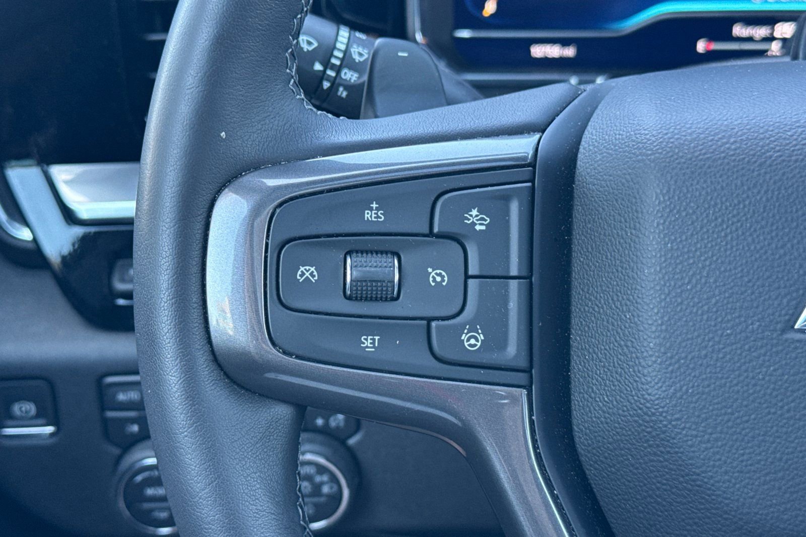 Used 2025 Chevrolet Silverado 1500 High Country AWD/4WD image 37