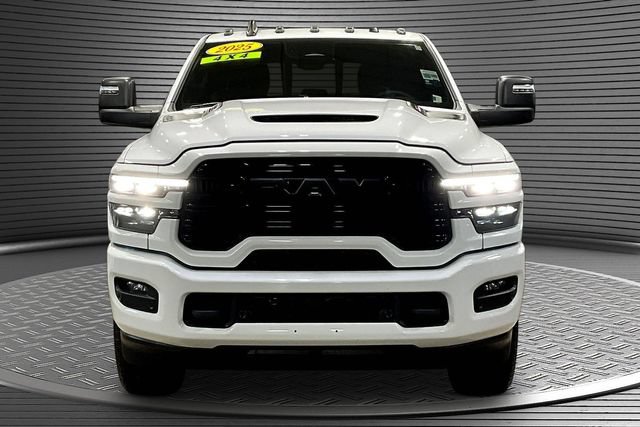 Used 2025 RAM 2500 Laramie AWD/4WD image 2