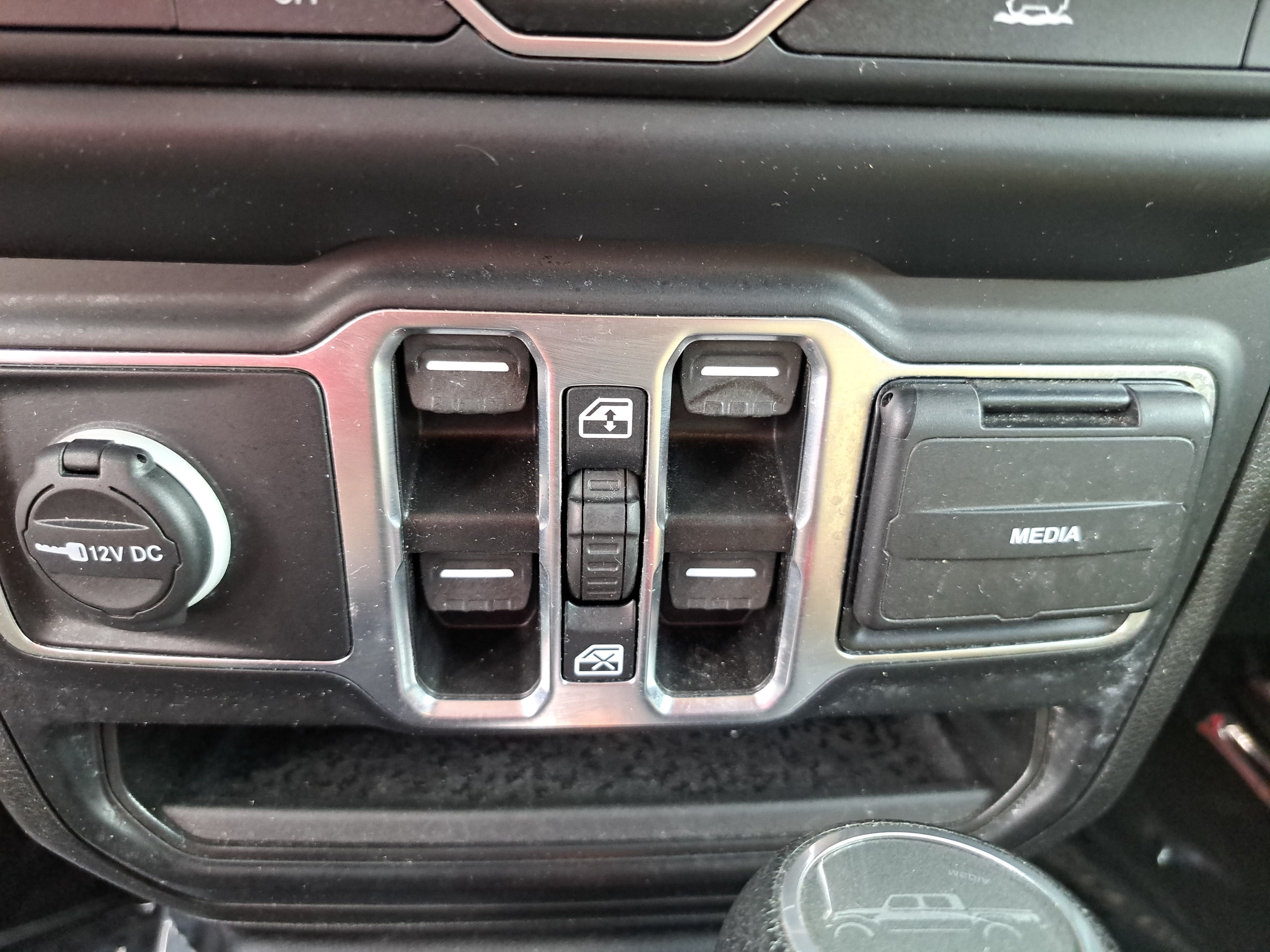 Used 2023 Jeep Gladiator Overland AWD/4WD image 26
