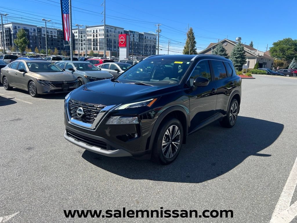 Used 2023 Nissan Rogue SV w/ SV Premium B Package FWD image 3