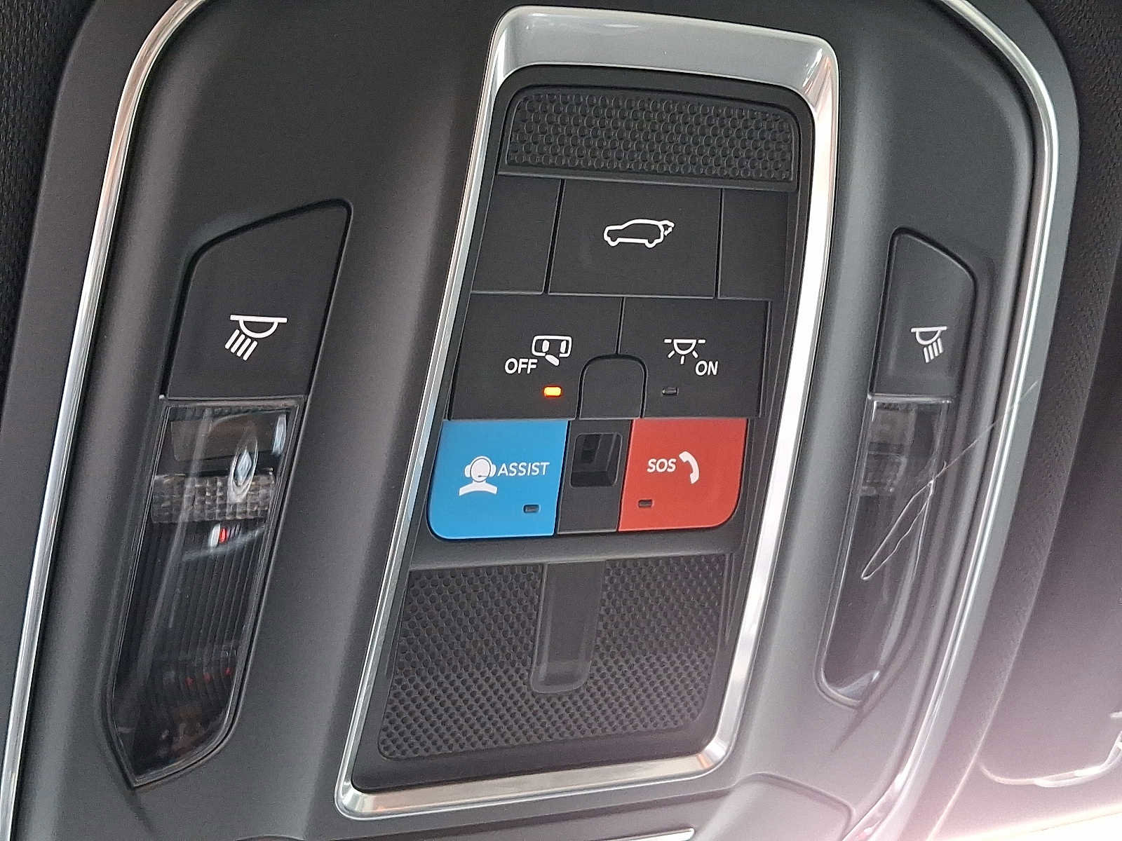 New 2025 Jeep Grand Cherokee Altitude image 16