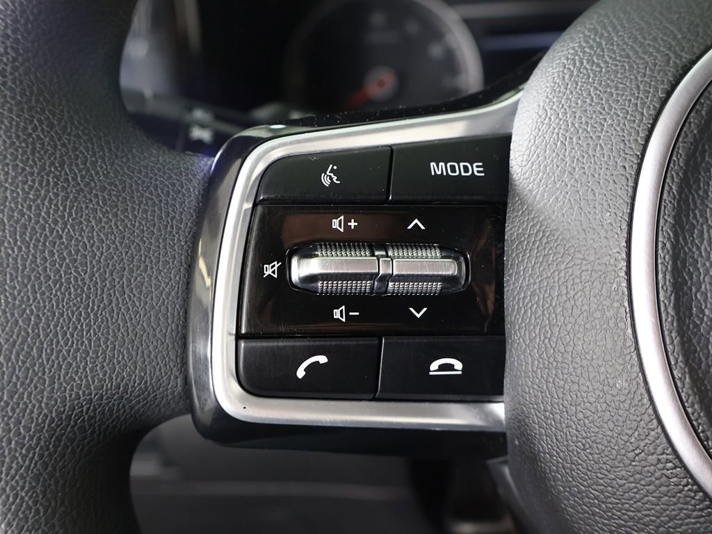 Used 2023 Kia Sorento LX image 41