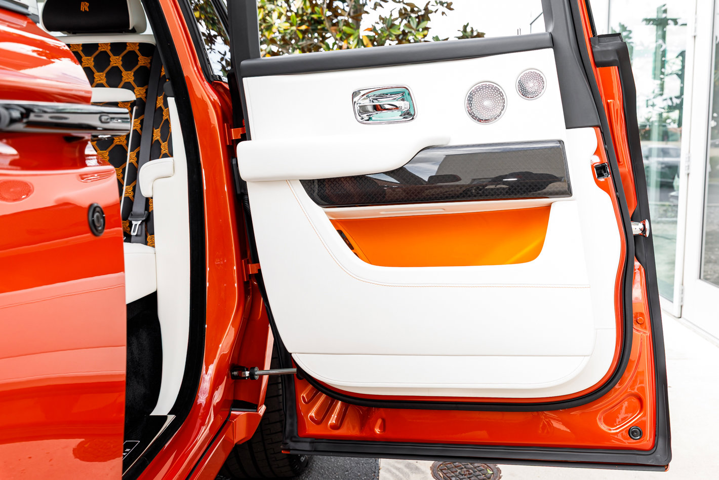 Certified 2026 Rolls-Royce Cullinan Black Badge AWD/4WD image 32