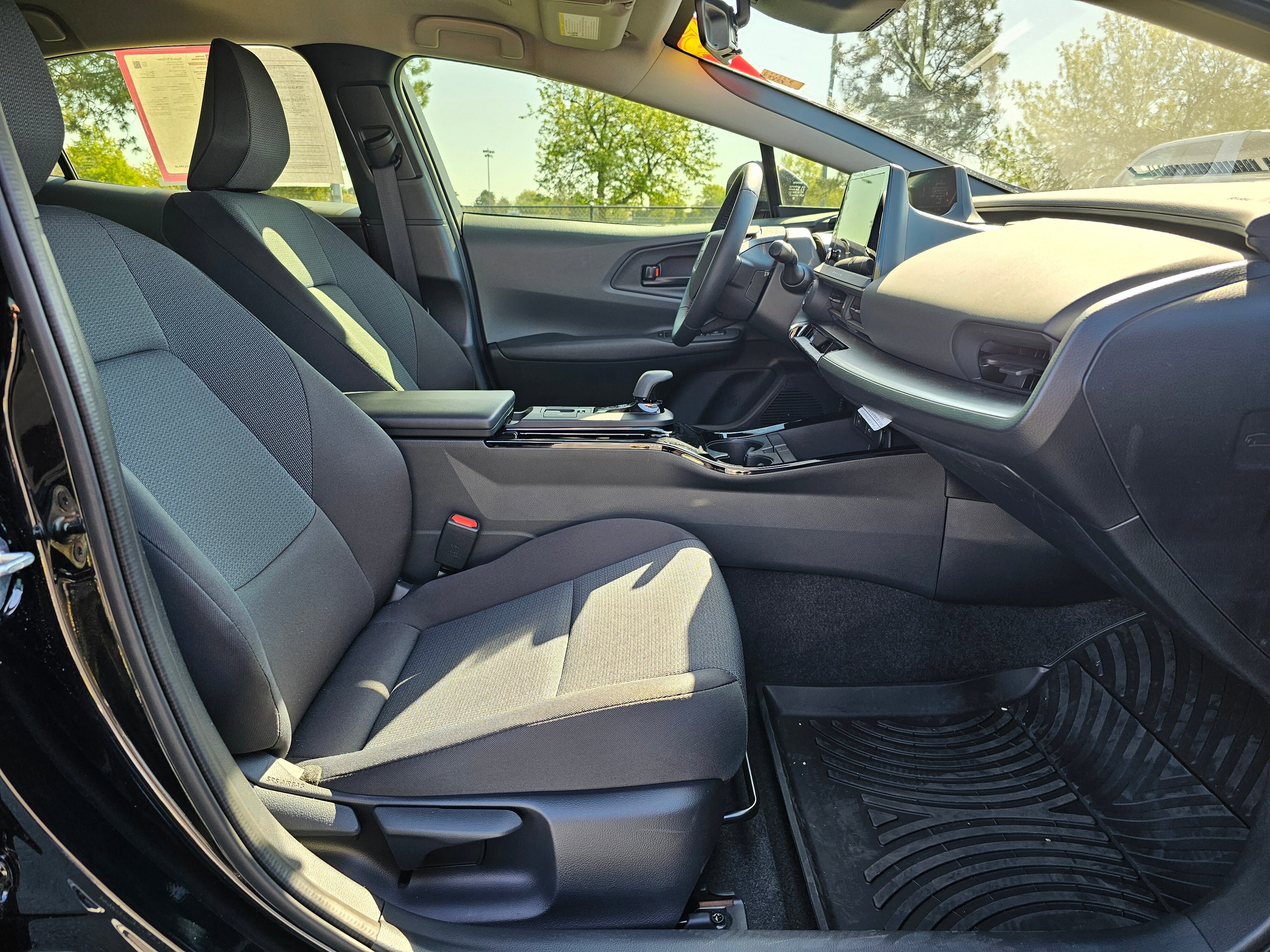 Used 2024 Toyota Prius LE image 39