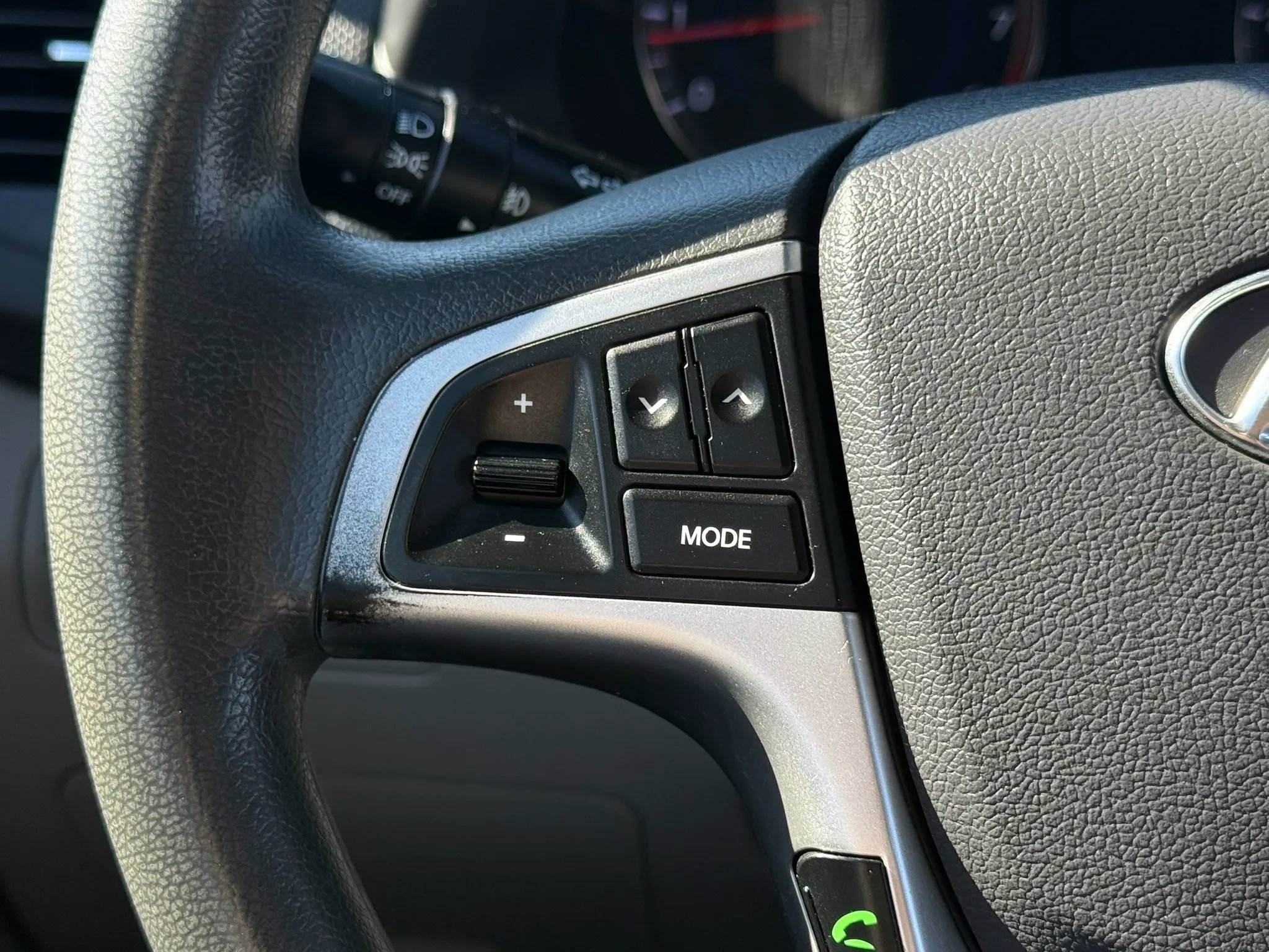 Used 2013 Hyundai Accent GLS w/ Premium Pkg FWD image 17