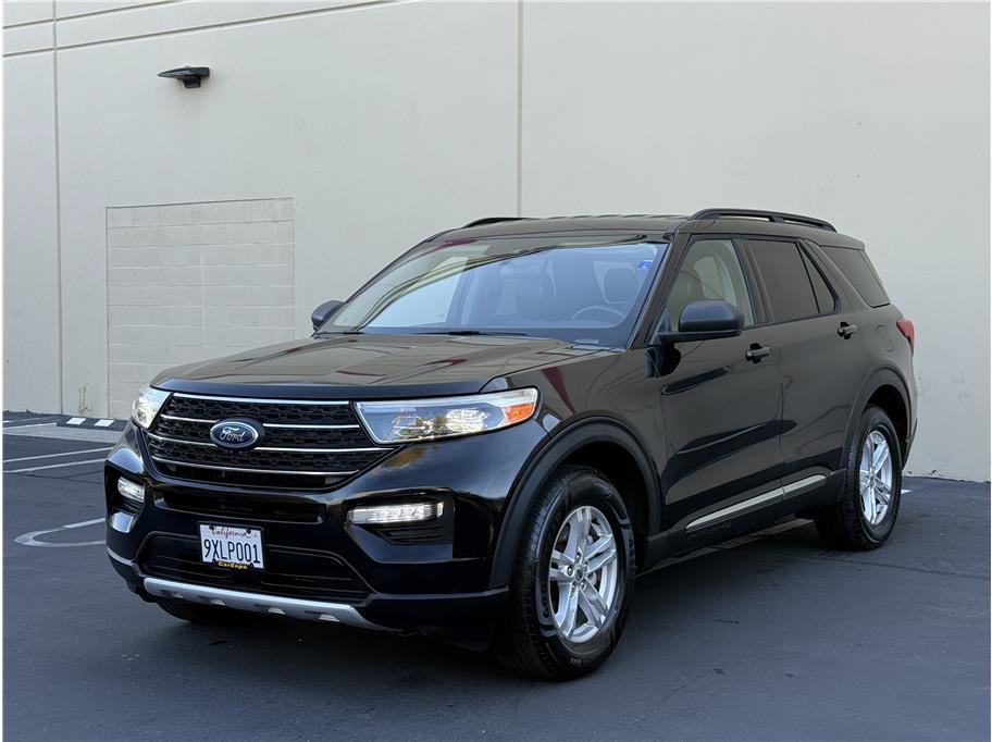 Used 2020 Ford Explorer XLT w/ Equipment Group 202A AWD/4WD image 26