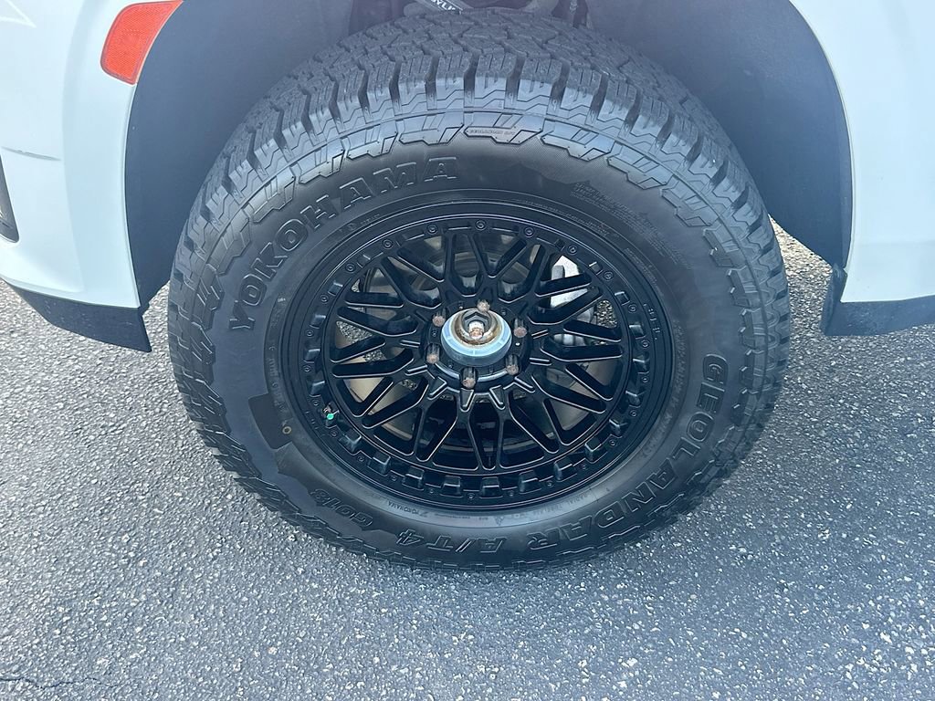 Used 2022 Cadillac Escalade Luxury image 31