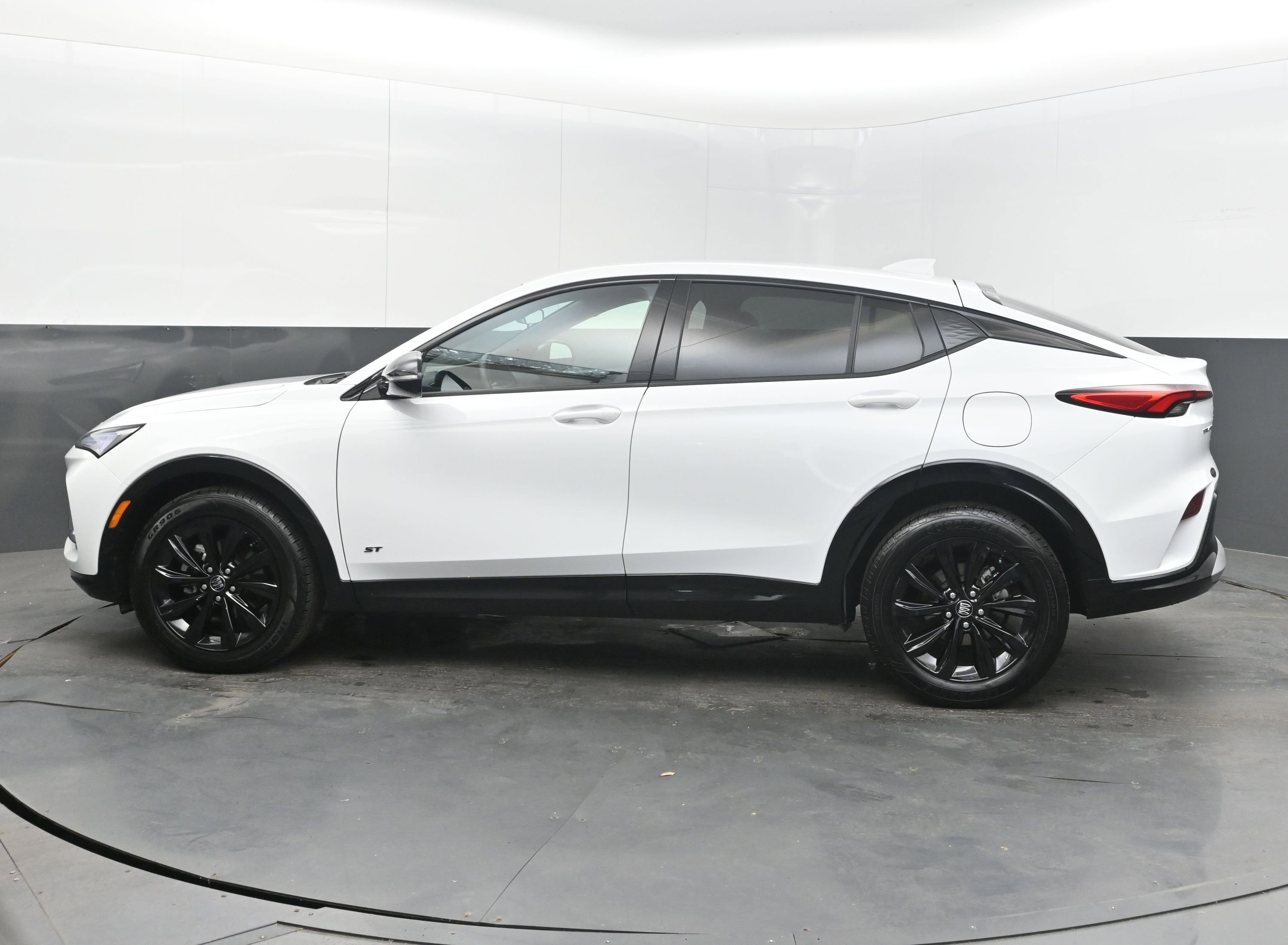 Used 2025 Buick Envista Sport Touring FWD image 7