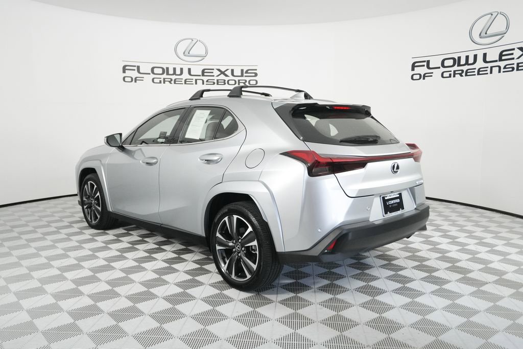 Certified 2025 Lexus UX 300h FWD w/ Accessory Package (Z2) image 5