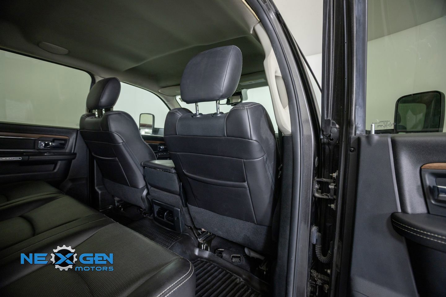 Used 2016 RAM 2500 Laramie w/ Sport Appearance Group AWD/4WD image 34