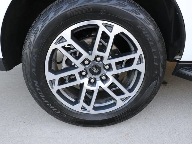 Used 2025 Ford Expedition Active AWD/4WD image 8