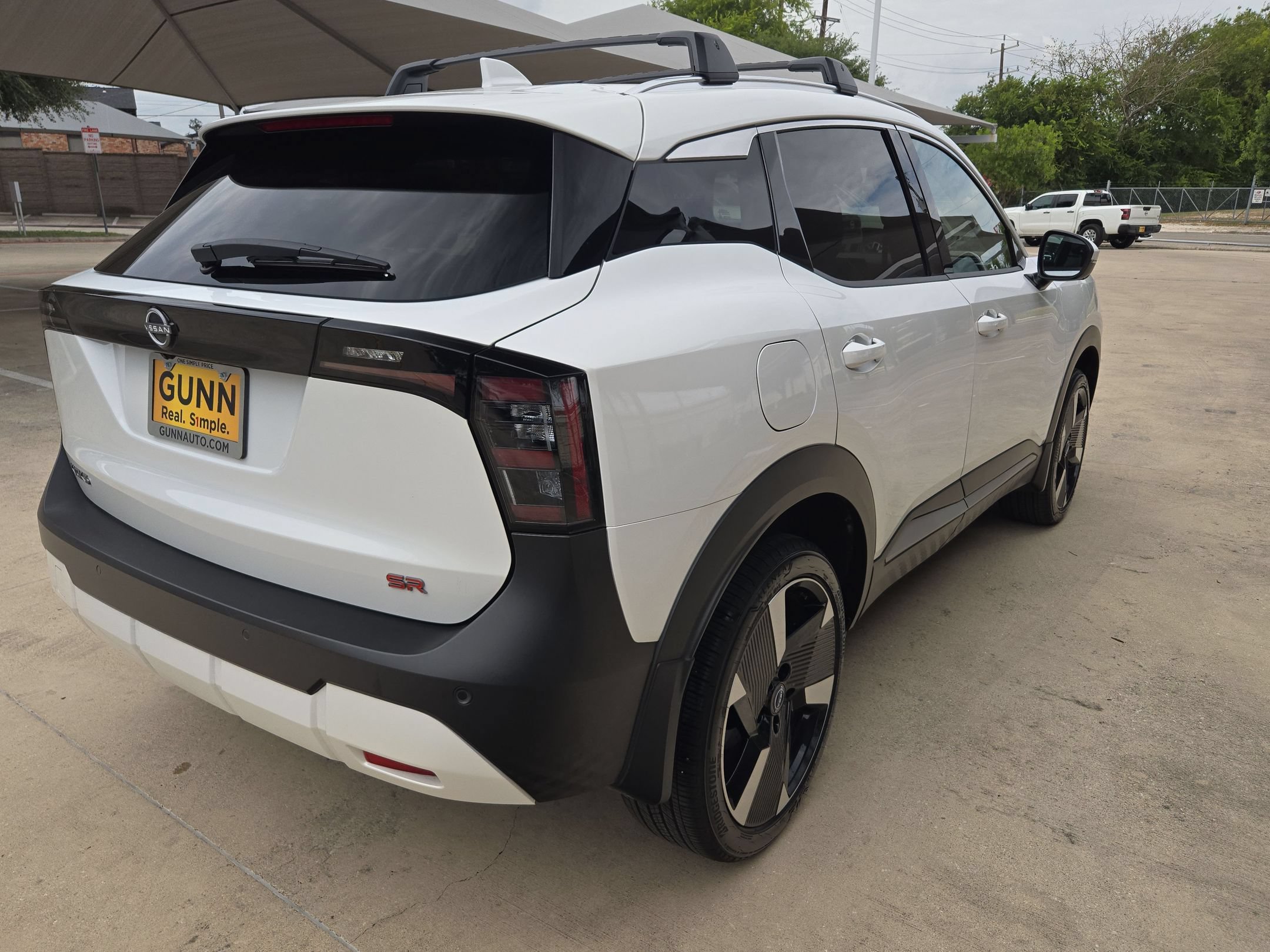 Certified 2025 Nissan Kicks SR FWD image 3