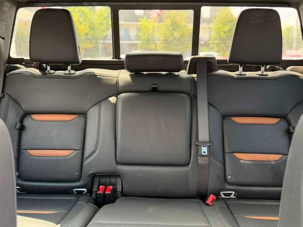 Used 2024 GMC Sierra 1500 AT4 w/ AT4 Preferred Package AWD/4WD image 17