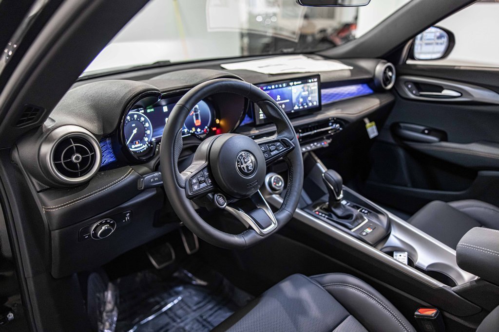 New 2025 Alfa Romeo Tonale w/ Premium Package image 19