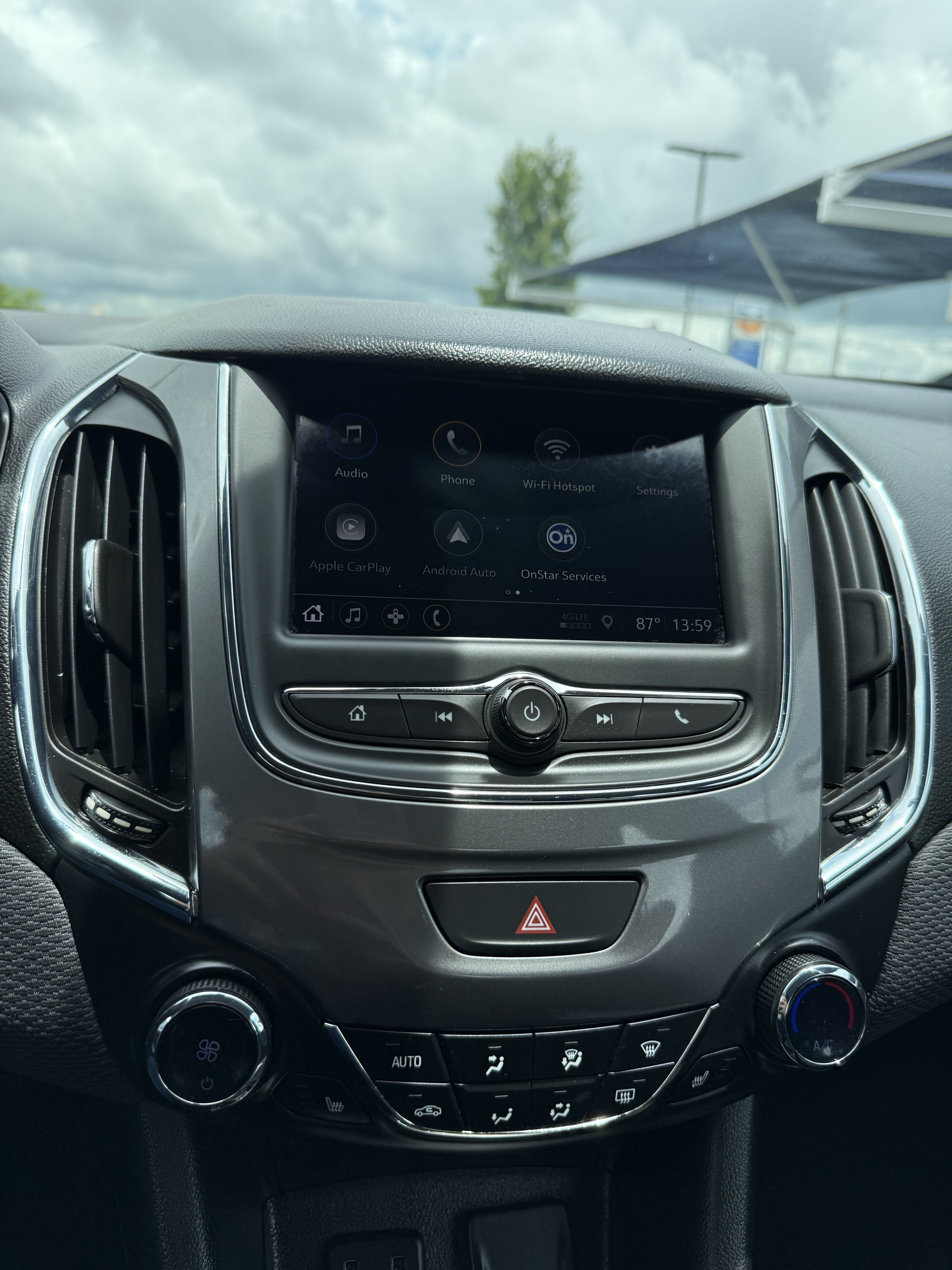 Used 2019 Chevrolet Cruze LT w/ Convenience Package FWD image 6