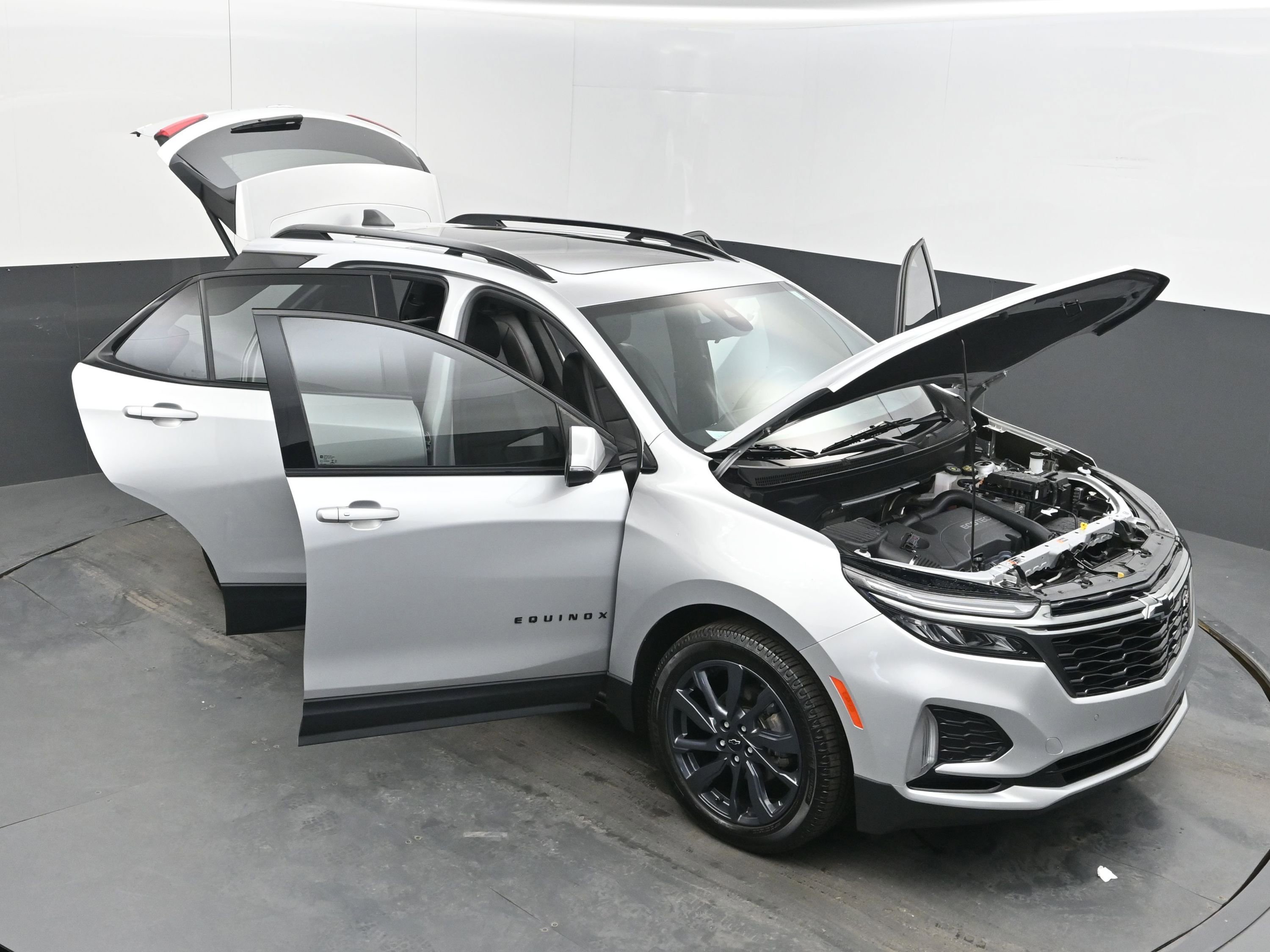 Used 2022 Chevrolet Equinox RS w/ RS Leather Package image 39