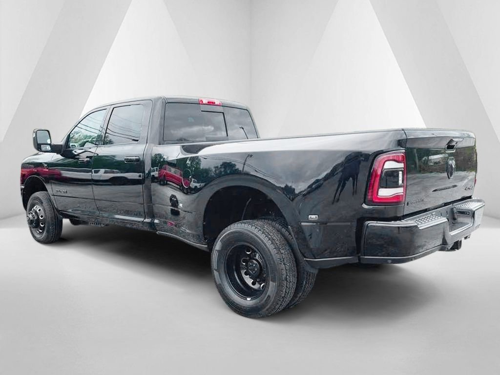 Used 2024 RAM 3500 Big Horn w/ Night Edition AWD/4WD image 5