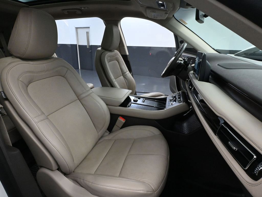 Used 2023 Lincoln Aviator Reserve image 55