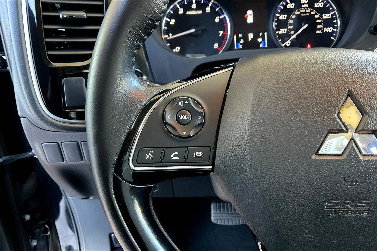 Used 2017 Mitsubishi Outlander SE image 10