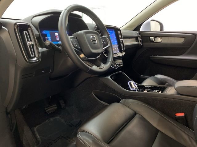 Used 2025 Volvo XC40 B5 Plus AWD/4WD image 67