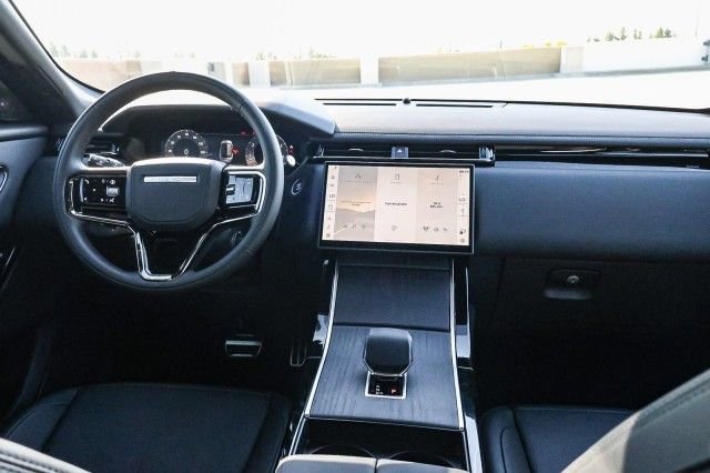 New 2026 Land Rover Range Rover Velar Dynamic SE image 14