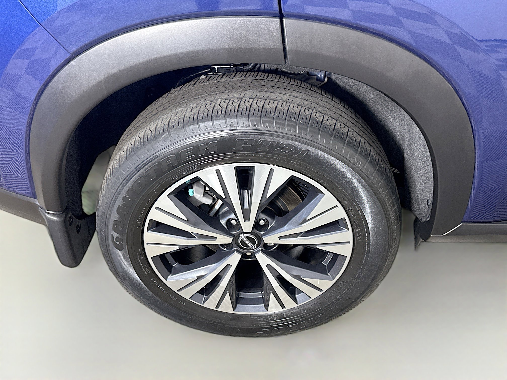 Used 2023 Nissan Rogue SV image 33