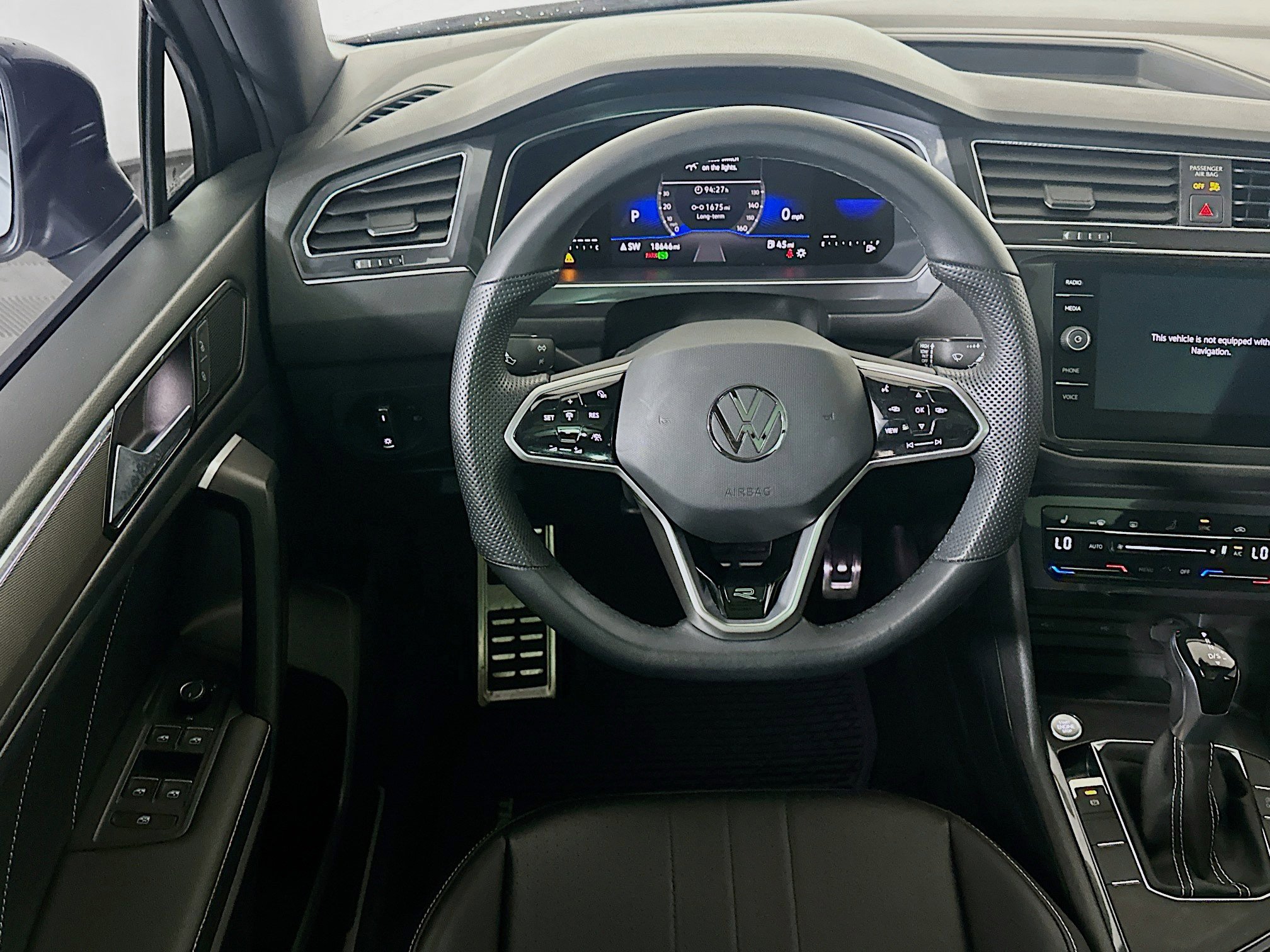 Used 2023 Volkswagen Tiguan SE R-Line FWD image 17