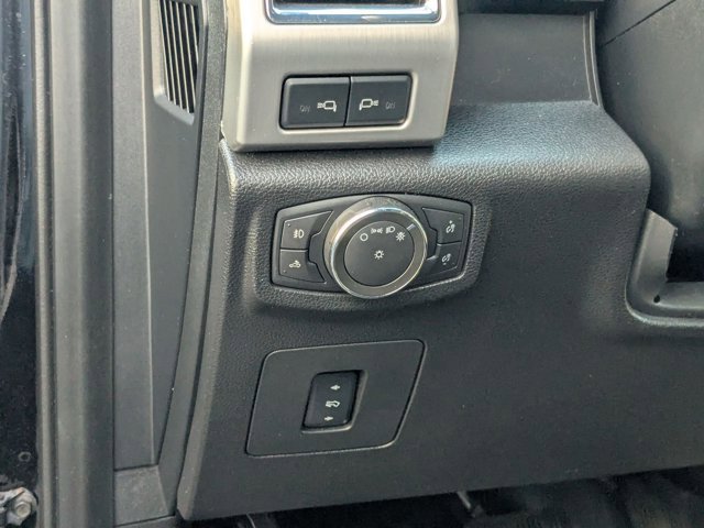 Used 2016 Ford F150 Platinum w/ Equipment Group 701A Luxury AWD/4WD image 11