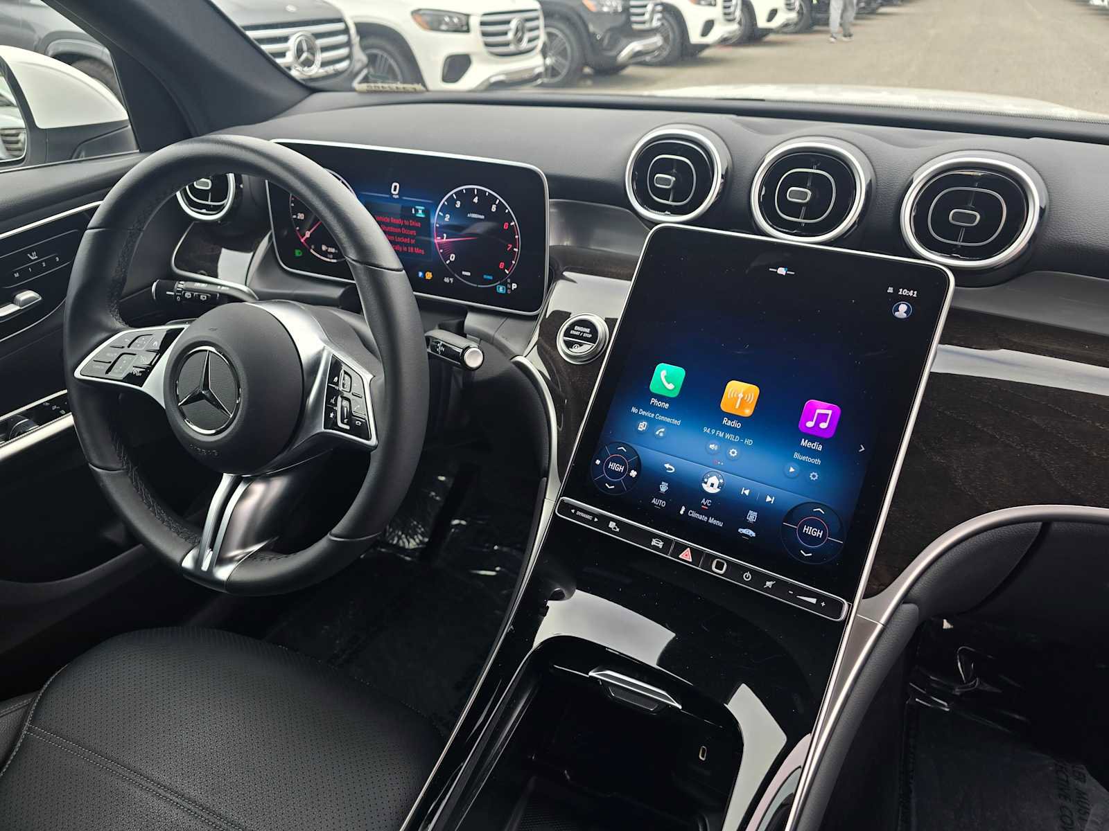 Used 2025 Mercedes-Benz GLC 300 image 11