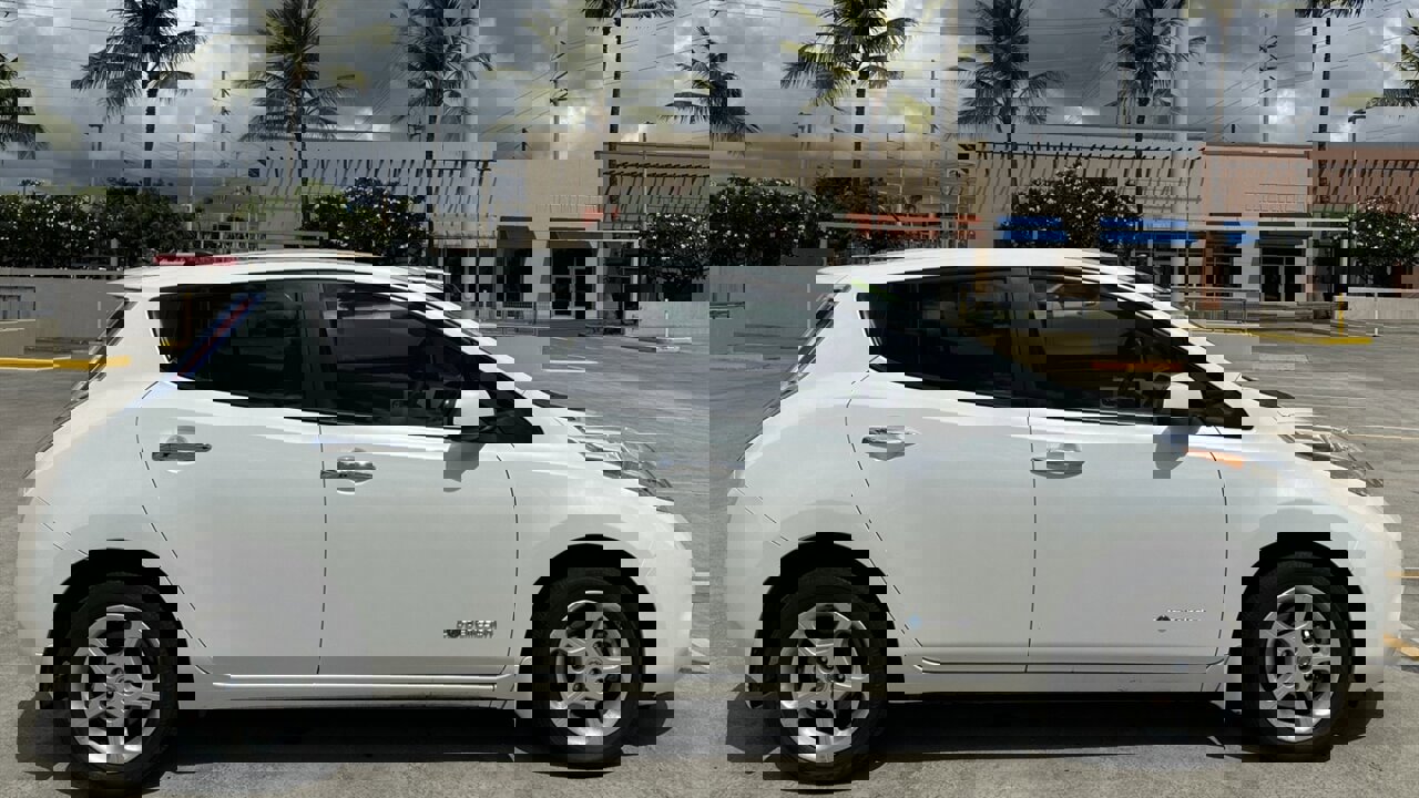 Used 2013 Nissan Leaf SV w/ LED & Quick Charge Pkg image 6