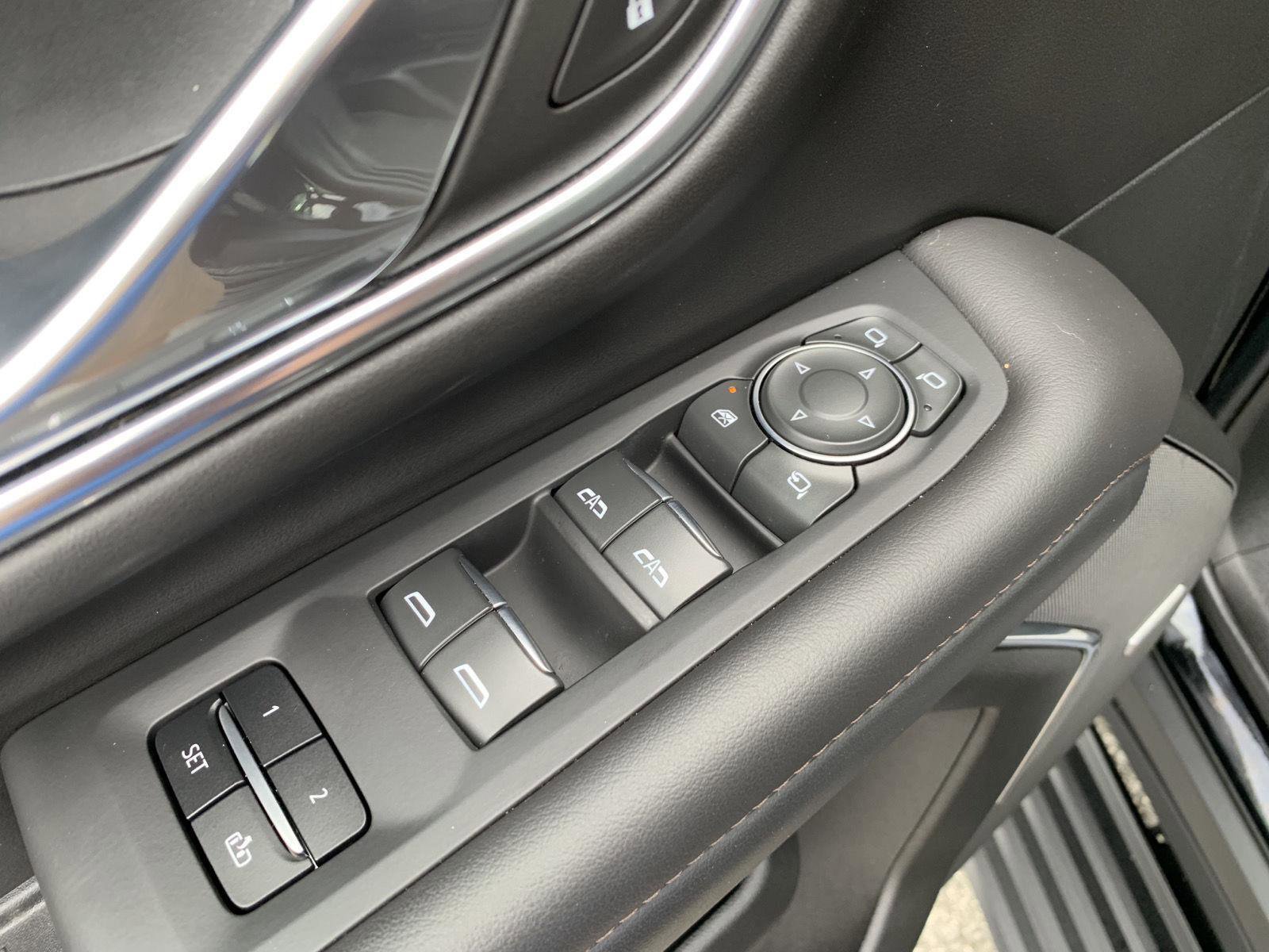 Used 2023 Chevrolet Tahoe High Country image 11